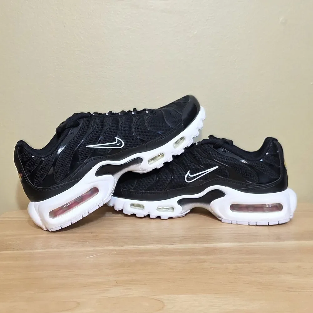 Nike Air Max Plus Black White DM2362-001 Women's Size 7.5